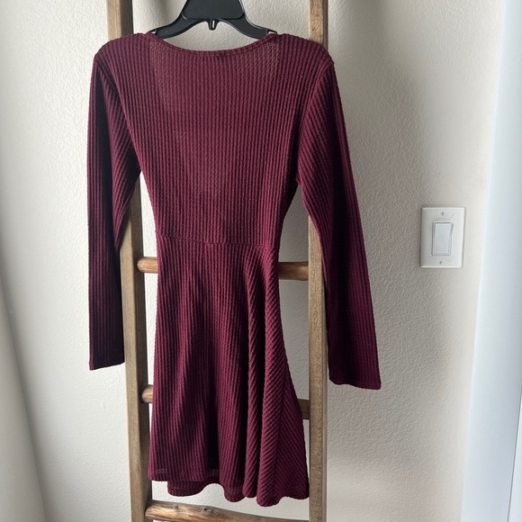 Long sleeve deep red dress - size L - Picture 2 of 5